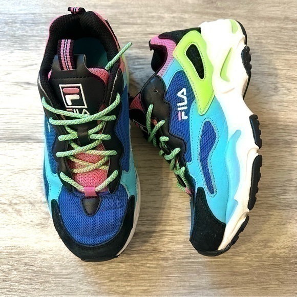 Kids FILA colorful sneakers tennis shoes size 4 - Picture 1 of 6